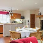 בית נופש 2 Bedroom In Auxais