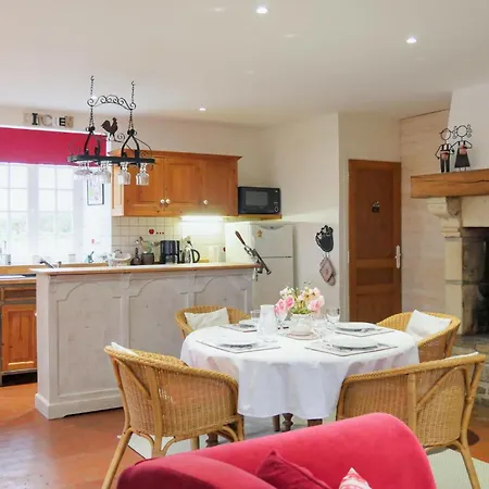 Prázdninový dům In With Kitchenette Auxais